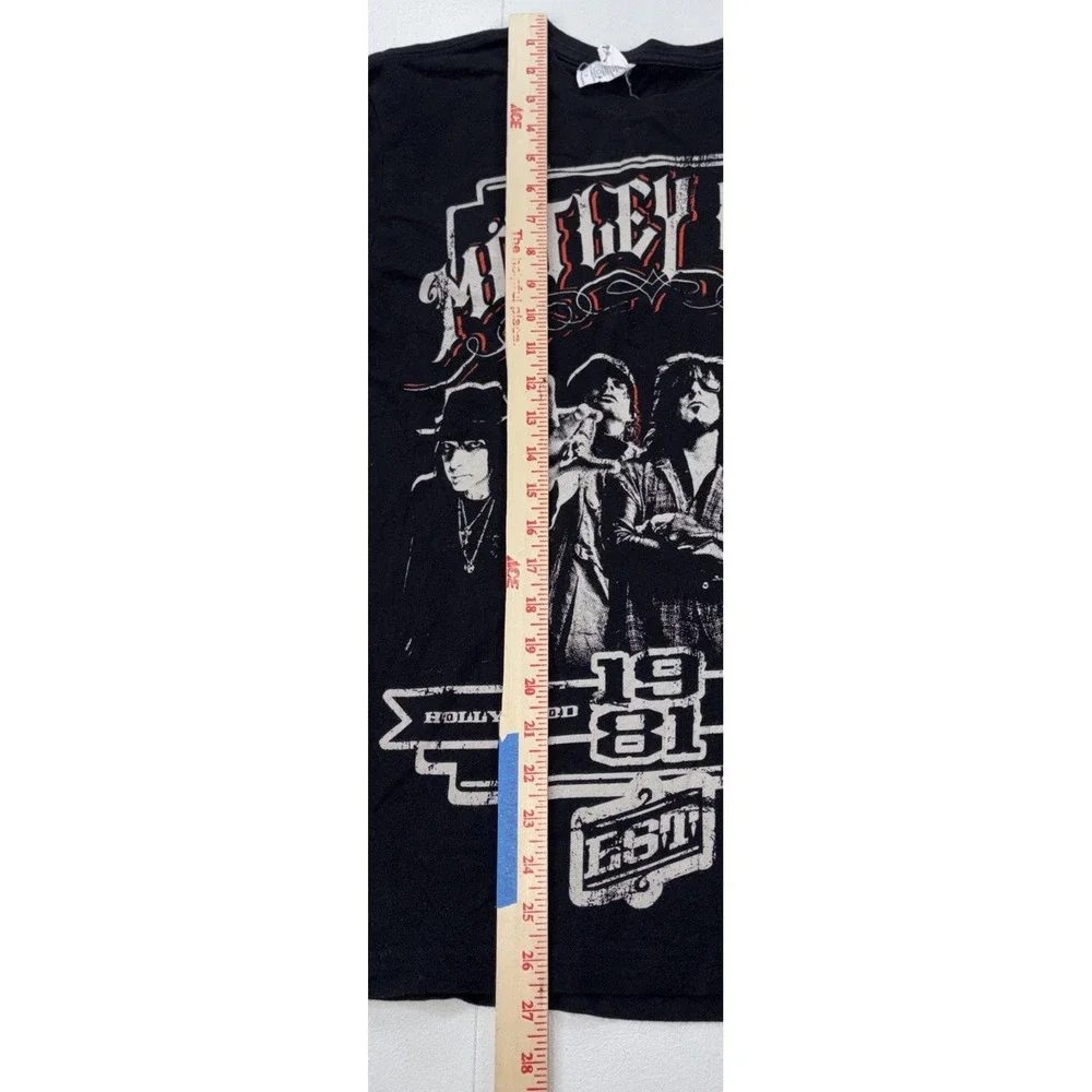 Vintage Motley Crue 2011 Tour Shirt Men's Sz Small Rock Music‎ Hair Band